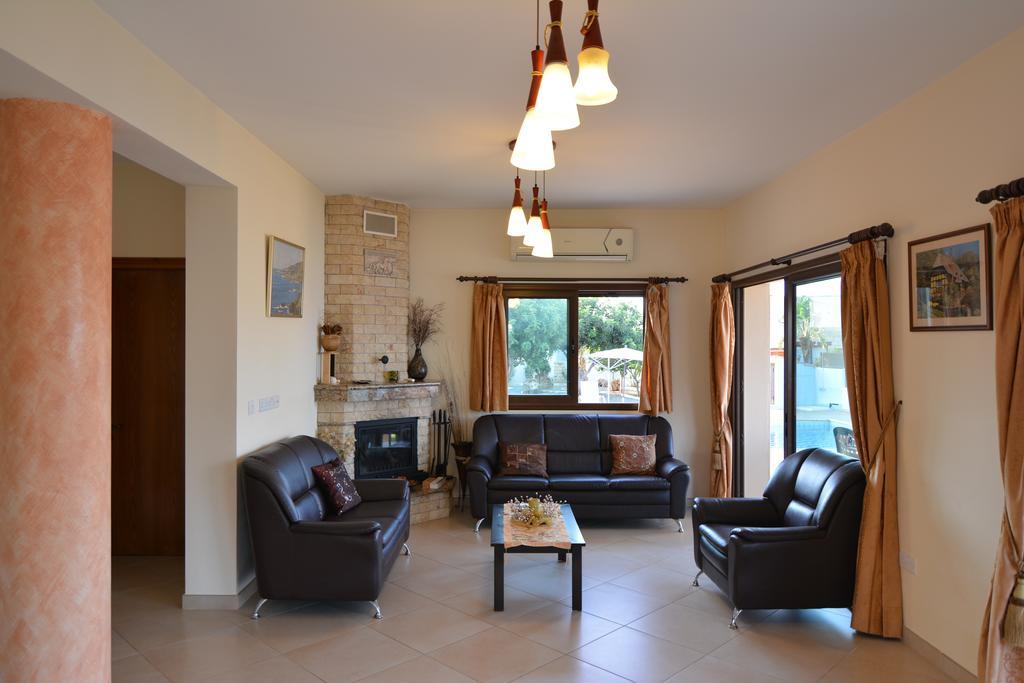 Kalli Villa ポモス 部屋 写真