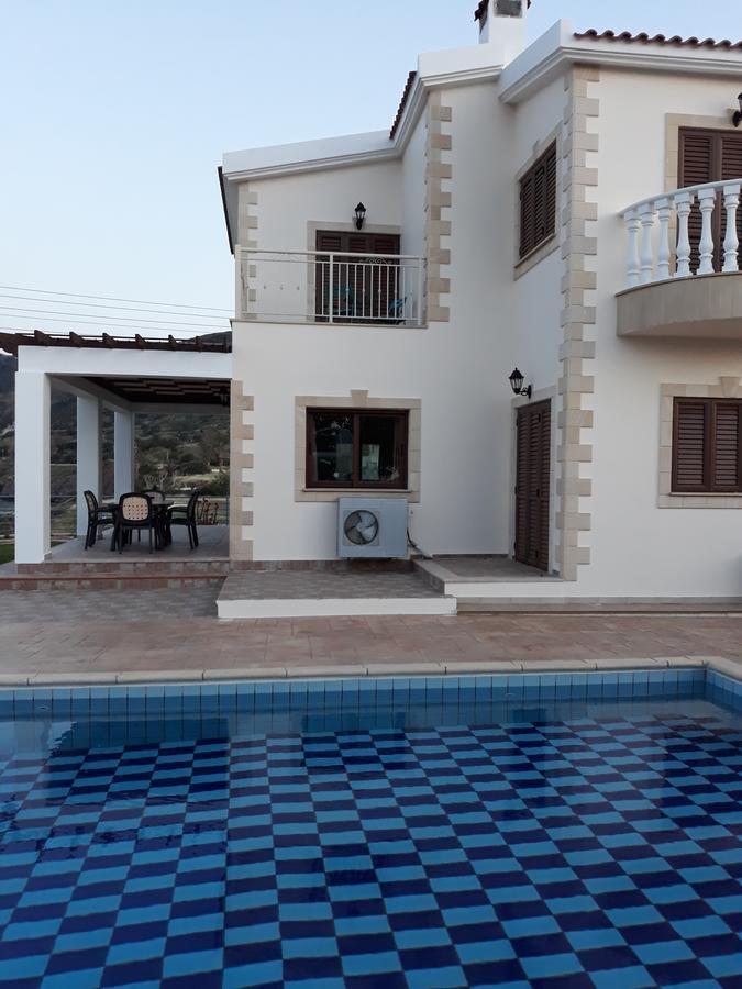 Kalli Villa ポモス エクステリア 写真
